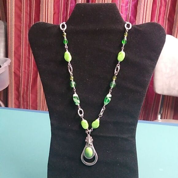 Ann Cichon Signed Green Cabochon Silver Tone Metal Green Beads Cottagecore - Picture 1 of 10